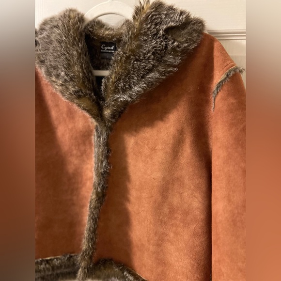 Cejon women’s faux fur and suede crop jacket size medium excellent condition - Picture 2 of 14